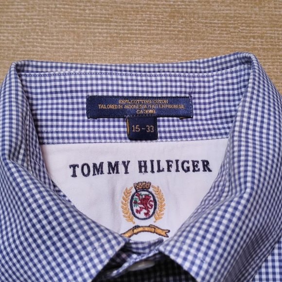 Men's Tommy Hilfiger Dress Shirt - Picture 2 of 4